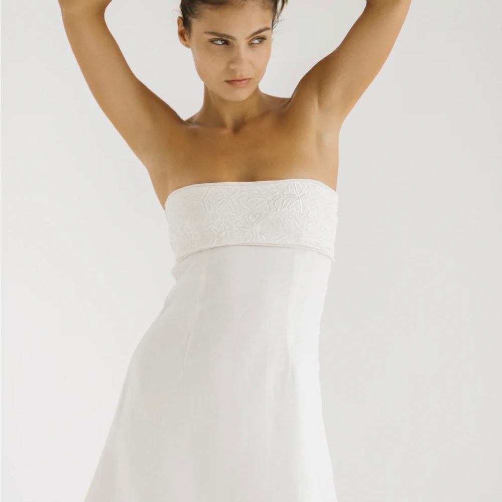 Elegant White EISHA Strapless Dress